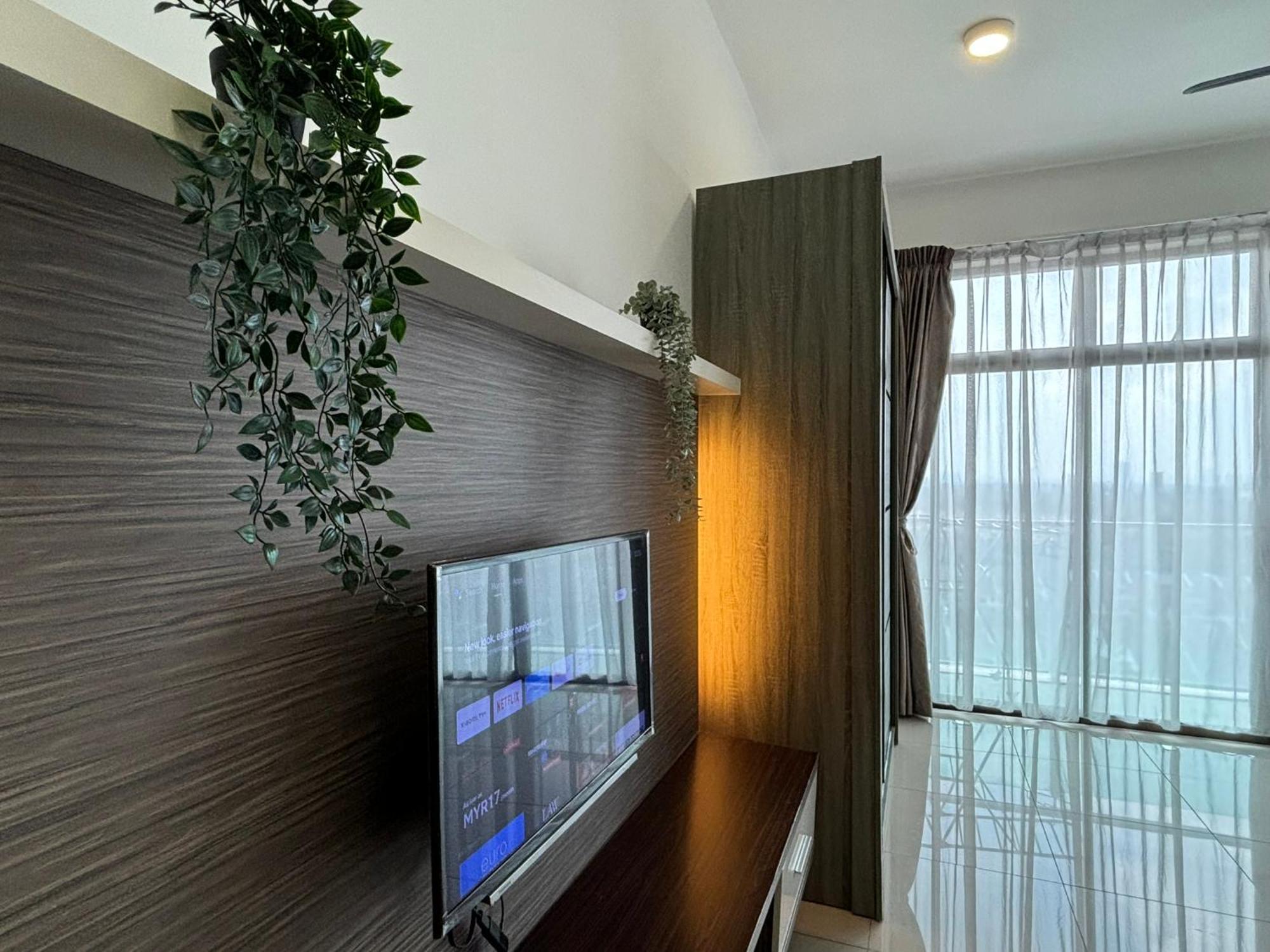 Apartment Mount Austin #palazio B2 Super View 1-2pax #mspro Johor Bahru